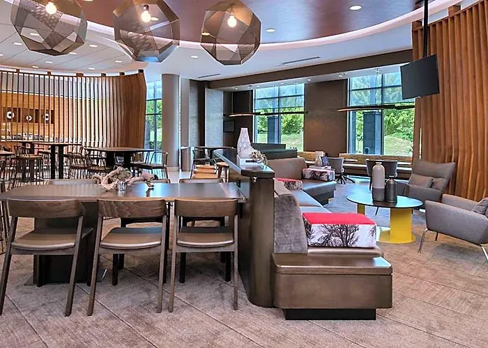Springhill Southside Works Hotel 3*