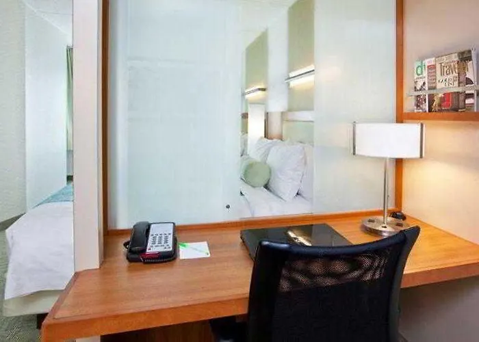 Hotel Springhill Southside Works 3*
